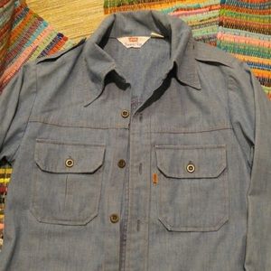 Vintage Levi’s shirt/chambray feel jacket medium